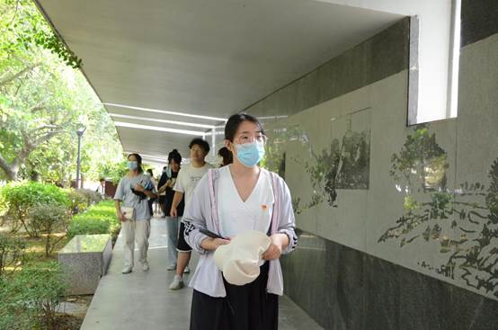 伟德bevictor中文版员工第二党支部组织参观浙大西迁纪念广场3